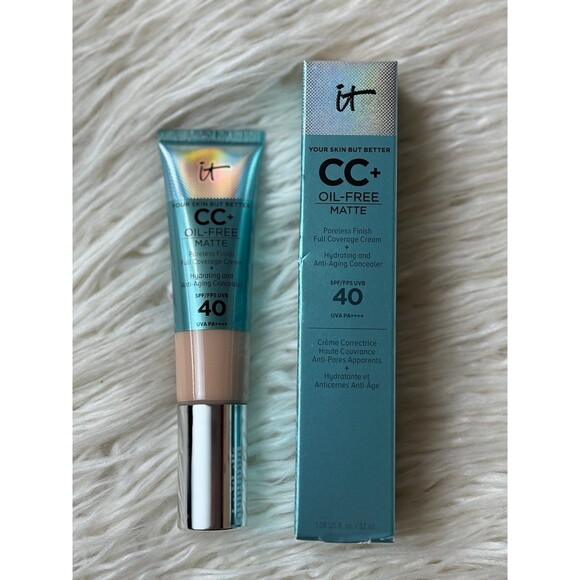 IT Cosmetics CC+ Cream Natural Matte Foundation with SPF 40 Fair Light - Picture 2 of 12